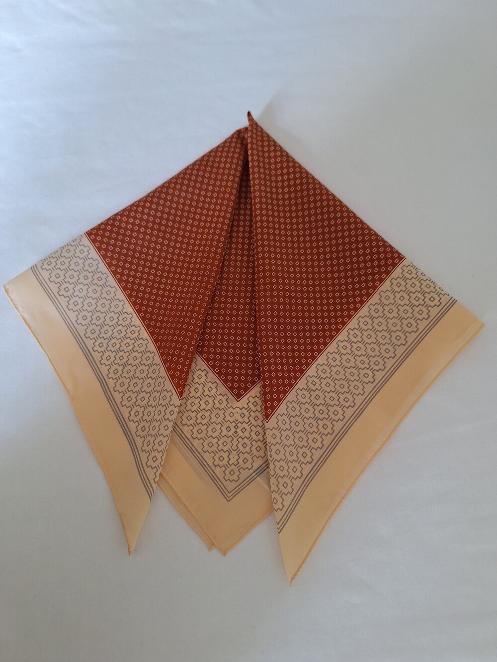 Vimtage 80s Totes Rain Scarf Rust and Peach Geometric Square